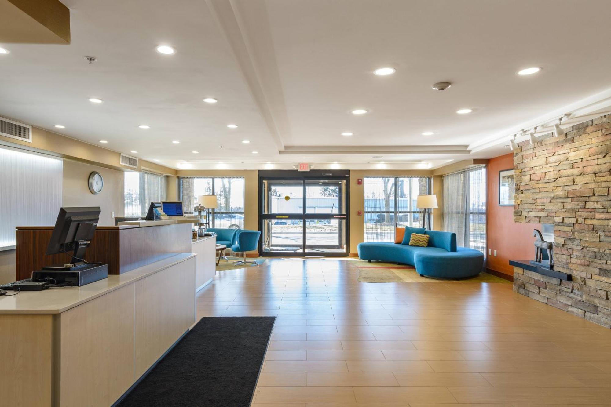 Fairfield Inn Manchester - Boston Regional Airport Buitenkant foto