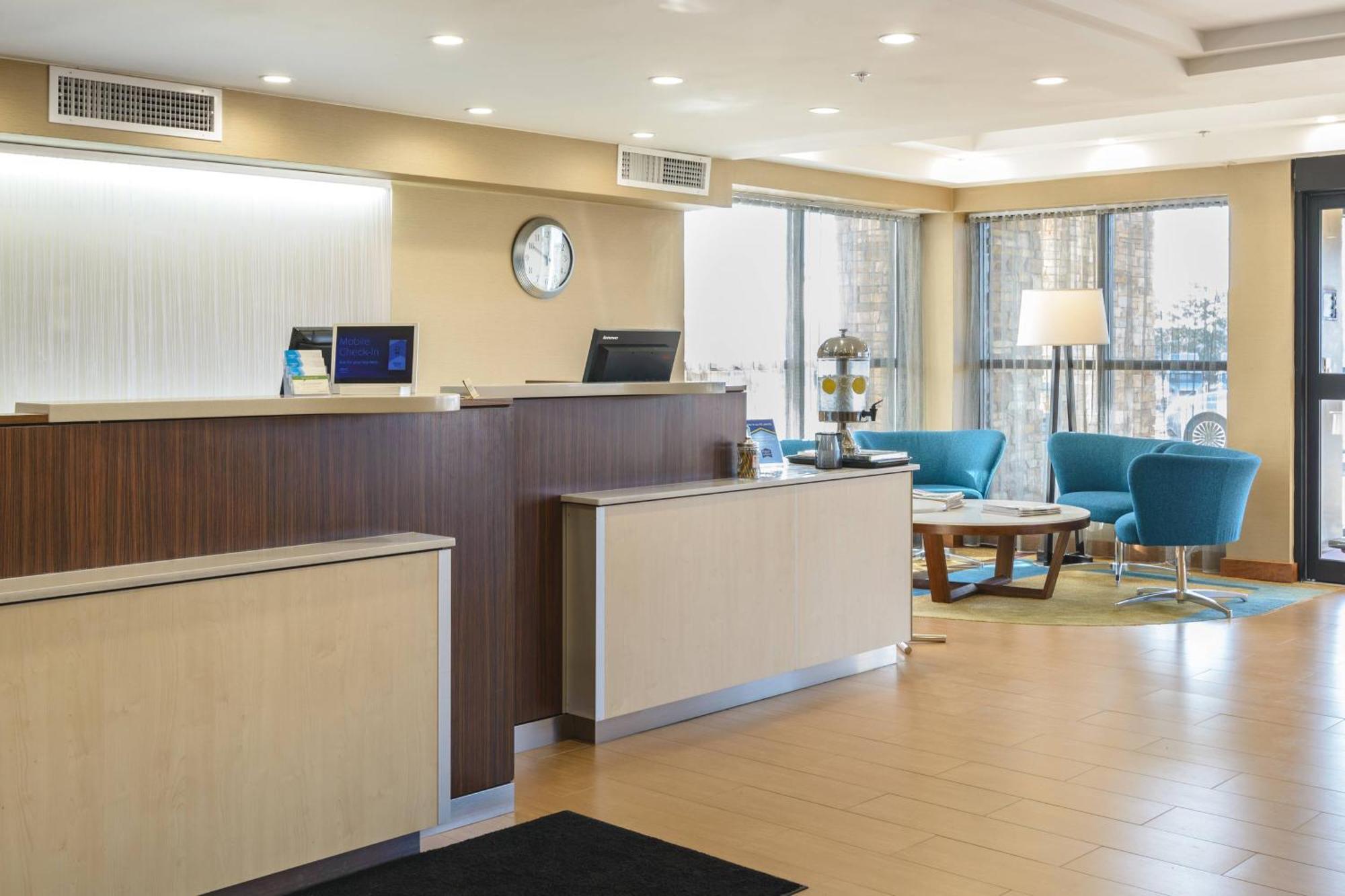 Fairfield Inn Manchester - Boston Regional Airport Buitenkant foto